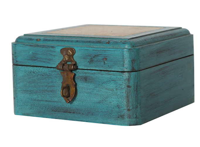 vintage-trunk-showpieces-for-decor